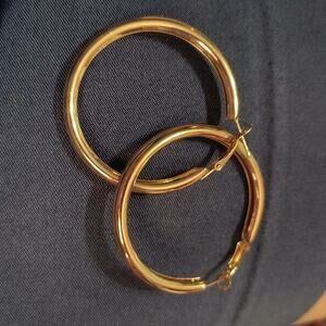 Costume Gold 80s/90s Hoop Lever back Earrings